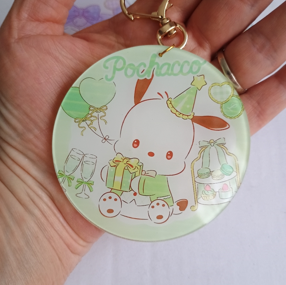 Hello kitty keychains - Picture 4 of 8